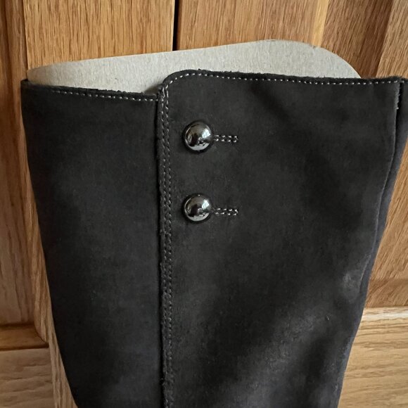 LA CANADIENNE -- Mazy Waterproof Boots-Moka Suede -- Like New - Picture 11 of 12